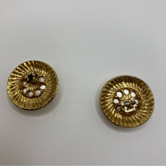 Gold & White earrings - Picture 2 of 3